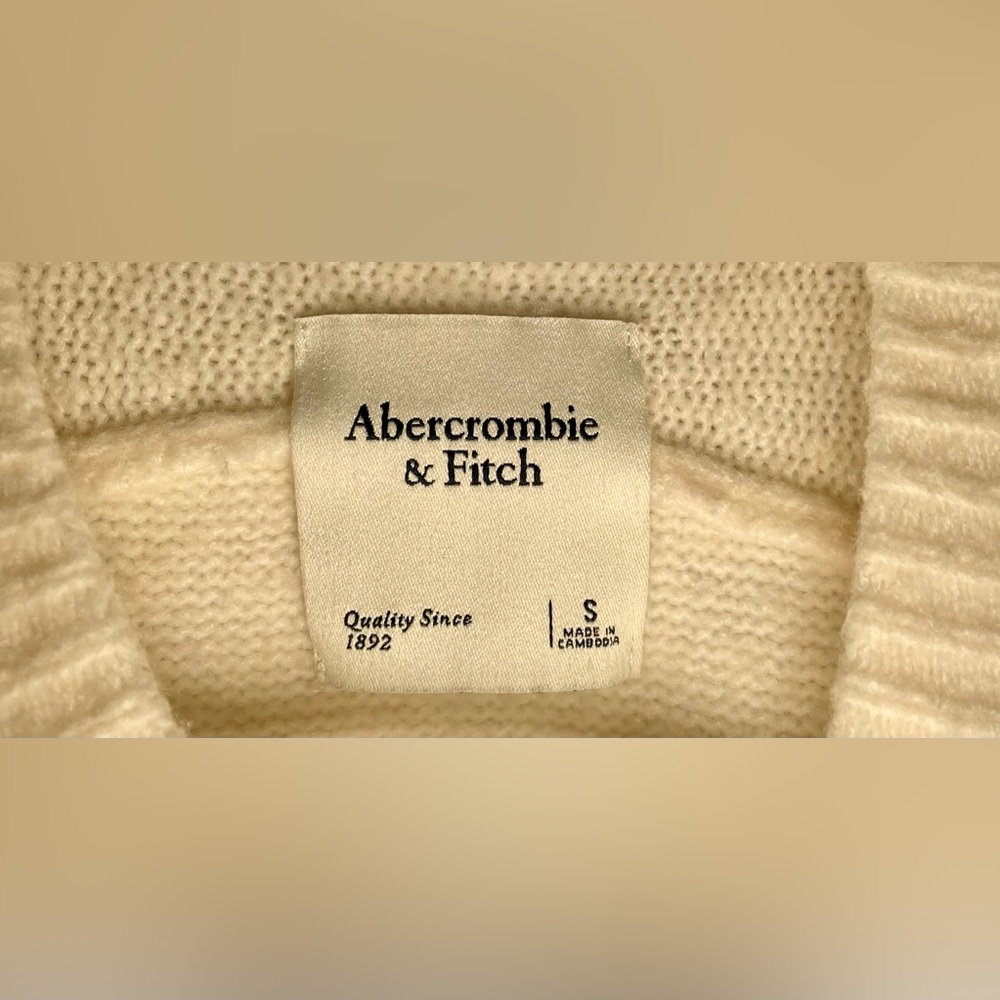 Abercrombie and Fitch Sweater - Picture 3 of 4